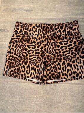 INC Leopard Print Stretch Women’s stretch pull on Shorts - Brown/Black